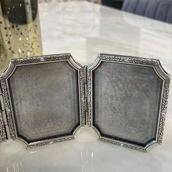 BRIGHTON TAPESTRY FOUR-PICTURE FRAME - Picture 4 of 6